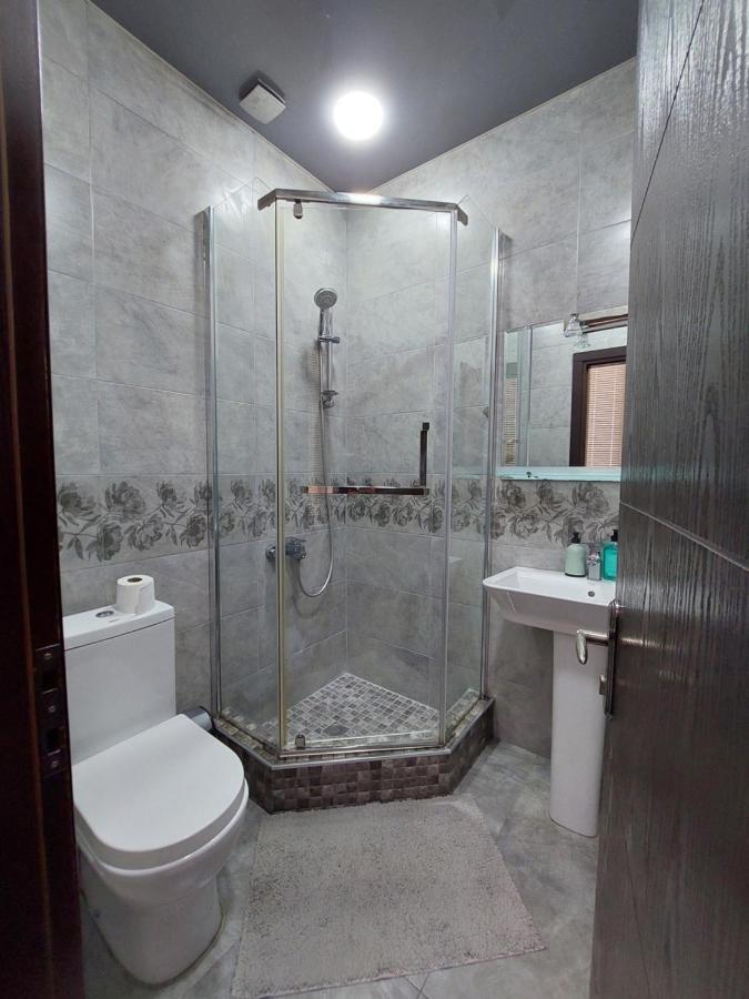 Apartamento Helen'S House Batumi Exterior foto