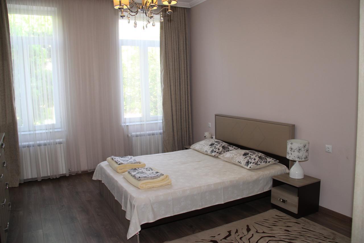 Apartamento Helen'S House Batumi Exterior foto