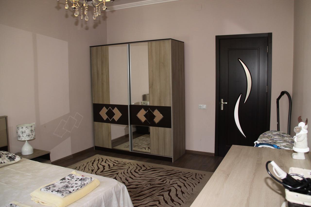 Apartamento Helen'S House Batumi Exterior foto